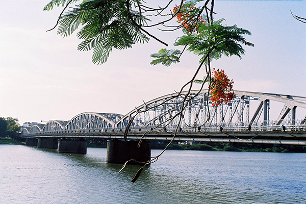 Trang Tien Bridge Hue: A iconic historical destination