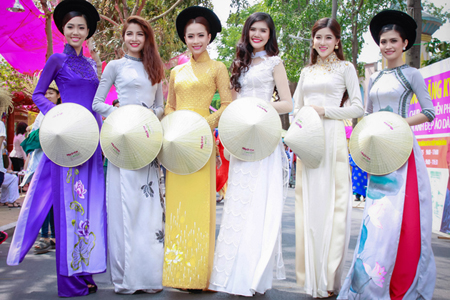 The Vietnamese most popular traditional costumes - ASEAN Vietnam Portal -  ASEAN INFORMATION GUIDANCE COMMITTEE