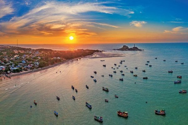 mui ne is a must-visit place of vietnam 12 days tourmui ne is a must-visit place of vietnam 12 days tour