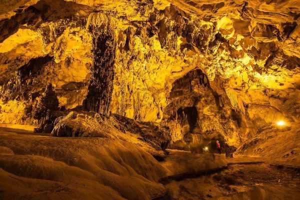 nguom ngao cave in Vietnam tour 5 dáy